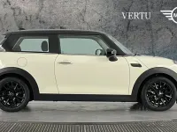 Used Mini Cooper Classic 136 HP (100 kW) 2021 White Hatchback