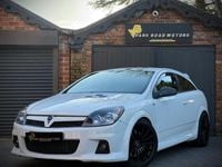 Used Vauxhall Astra Sport 300 HP (220 kW) 2008 White Hatchback