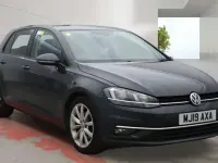Usado VW Golf VII GT 150 HP (110 kW) 2019 Cinzento Citadino