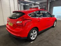 Used Ford Focus Zetec 125 HP (91 kW) 2013 Red Hatchback