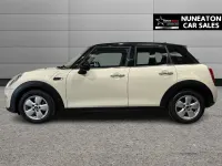 Usado Mini Cooper Classic 136 CV (100 kW) 2019 Blanco Utilitario