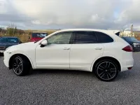 Used Porsche Cayenne 240 HP (176 kW) 2011 White SUV