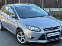 Begagnad Ford Focus Zetec 90 HK (66 kW) 2012 Silver Halvkombi