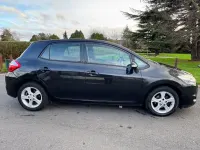 Used Toyota Auris 132 HP (97 kW) 2011 Black Hatchback