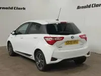 Used Toyota Yaris Hybrid 100 HP (73 kW) 2020 White Hatchback