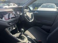 Used VW Polo SE 65 HP (47 kW) 2018 Silver Hatchback