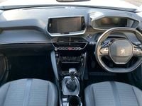 Used Peugeot 2008 Allure Premium 101 HP (74 kW) 2021 White SUV