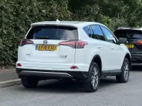 Used Toyota RAV4 197 HP (144 kW) 2018 White SUV