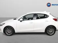 Używany Mazda 2 Inclusive 90 KM (66 kW) 2022 Biały Hatchback