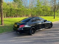 Begagnad Mercedes E220 AMG Line Premium 2016 Svart Sedan