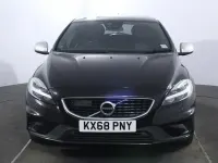 Usado Volvo V40 R-Design 120 CV (88 kW) 2018 Negro Utilitario