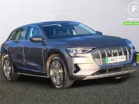 Usado Audi e-tron Advanced 300 kW (408 CV) 2020 Gris SUV