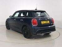 Usado Mini Cooper Exclusive 134 HP (98 kW) 2022 Preto Citadino