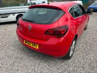 Used Vauxhall Astra SRi 115 HP (84 kW) 2010 Red Hatchback