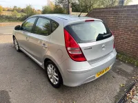 Używany Hyundai i30 Comfort 115 KM (84 kW) 2010 Srebrny Hatchback