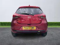 Begagnad Mazda 2 Exclusive-Line 90 HK (66 kW) 2023 Röd Halvkombi