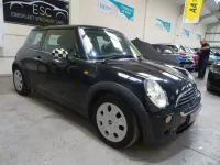 Usado Mini ONE Hatch 2005 Negro Utilitario
