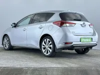 Used Toyota Auris Hybrid 136 HP (100 kW) 2016 Silver Hatchback