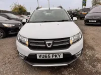 Używany Dacia Sandero Lauréate 90 KM (66 kW) 2015 Biały Hatchback