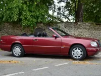 Used Mercedes E220 150 HP (110 kW) 1995 Red Cabriolet
