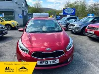 Używany Kia Ceed 2013 Czerwony Hatchback