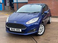 Usado Ford Fiesta Titanium 75 HP (55 kW) 2016 Azul Citadino