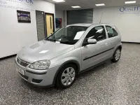 Used Vauxhall Corsa 80 HP (58 kW) 2005 Silver Hatchback