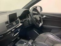 Used Audi Q5 Black Edition 187 HP (137 kW) 2019 Navarra blue metallic SUV