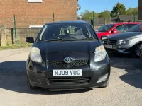 Usado Toyota Yaris 101 HP (74 kW) 2009 Preto Citadino