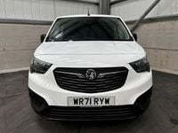 Begagnad Vauxhall Combo 100 HK (73 kW) 2022 Vit Minibuss