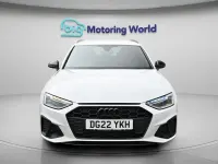 Usado Audi A4 Black Edition 150 HP (110 kW) 2022 Branco Carrinha