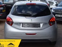 Used Peugeot 208 Allure 82 HP (60 kW) 2017 Silver Hatchback