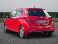Used Toyota Yaris Multidrive S 99 HP (72 kW) 2016 Red Hatchback