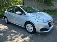 Begagnad Peugeot 208 Access 2016 Silver Halvkombi