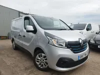 Begagnad Renault Trafic 2017 Silver Minibuss