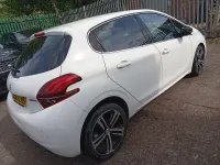 Used Peugeot 208 GT-line 2018 White Hatchback