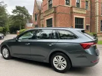 Usado Skoda Octavia SE Technology 2021 Gris Familiar