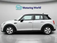 Usado Mini Cooper Classic 136 HP (100 kW) 2022 Prateado Citadino