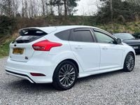 Used Ford Focus ST-Line 140 HP (102 kW) 2018 White Hatchback