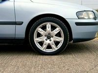 used Volvo V70 2.4