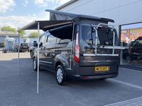 Begagnad Ford Transit Custom Limited 130 HK (95 kW) 2022 Grå Minibuss