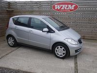 Begagnad Mercedes A160 Classic 95 HK (69 kW) 2012 Silver Halvkombi