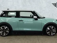 Used Mini Cooper Hatch 154 HP (113 kW) 2024 Green Hatchback