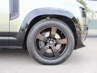 Usado Land Rover Defender HSE Dynamic 300 HP (220 kW) 2022 Verde Carrinha