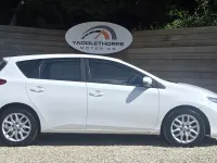 Used Toyota Auris Active 2014 White Hatchback