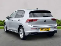 Używany VW Golf VIII Life 150 KM (110 kW) 2023 Srebrny Hatchback