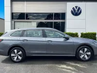 Usado VW Passat Life 204 HP (150 kW) 2025 Cinzento Carrinha