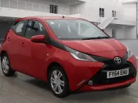 Used Toyota Aygo x-press 68 HP (50 kW) 2014 Red Hatchback