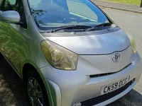 Usado Toyota iQ 68 HP (50 kW) 2009 Prateado Citadino