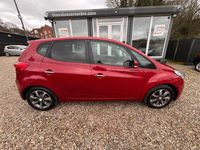 Used Hyundai ix20 Premium 90 HP (66 kW) 2017 Red Hatchback